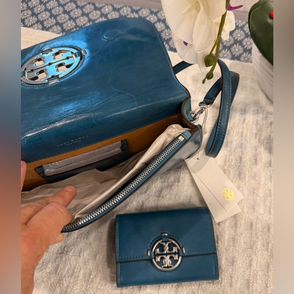 Tory Burch Convertible Miller Glazed Bag with Matching Wallet, BRAND NEW! - Picture 5 of 12